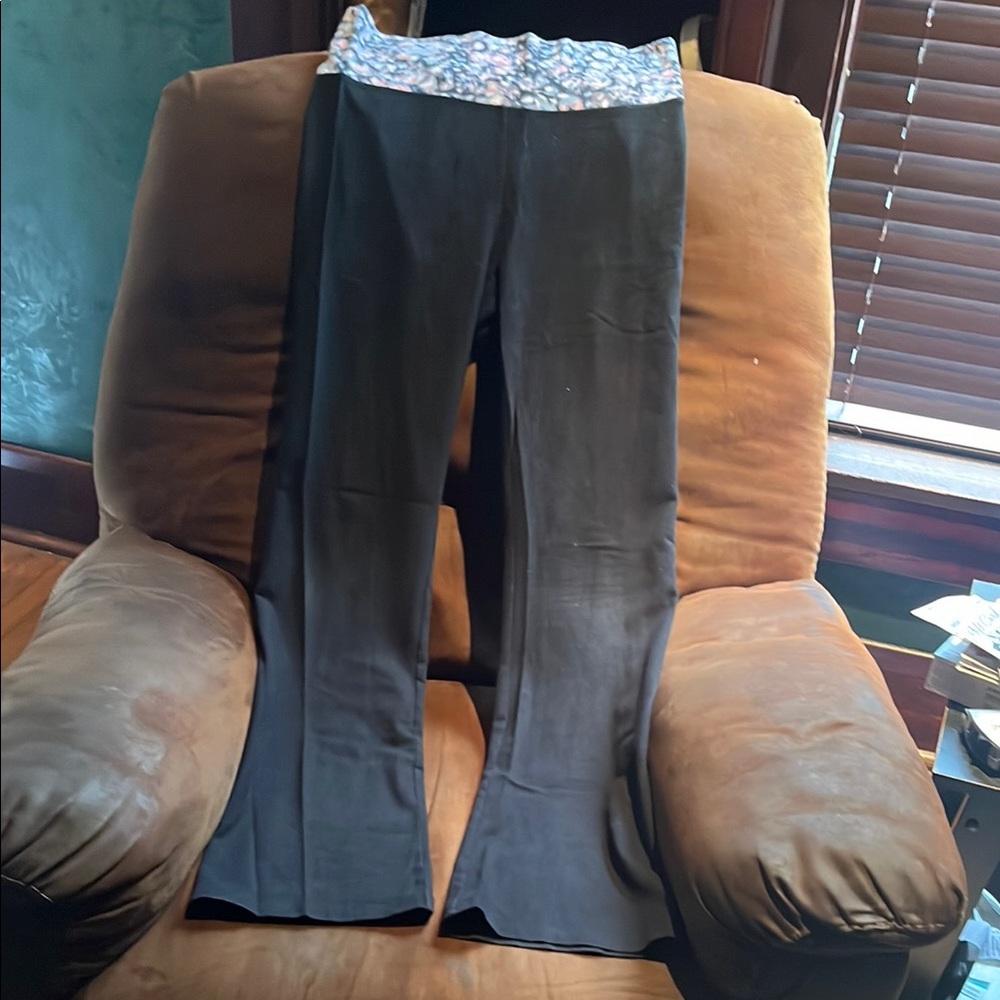 Victoria's Secret Black and Pink Leggings with Stretchy Fabric